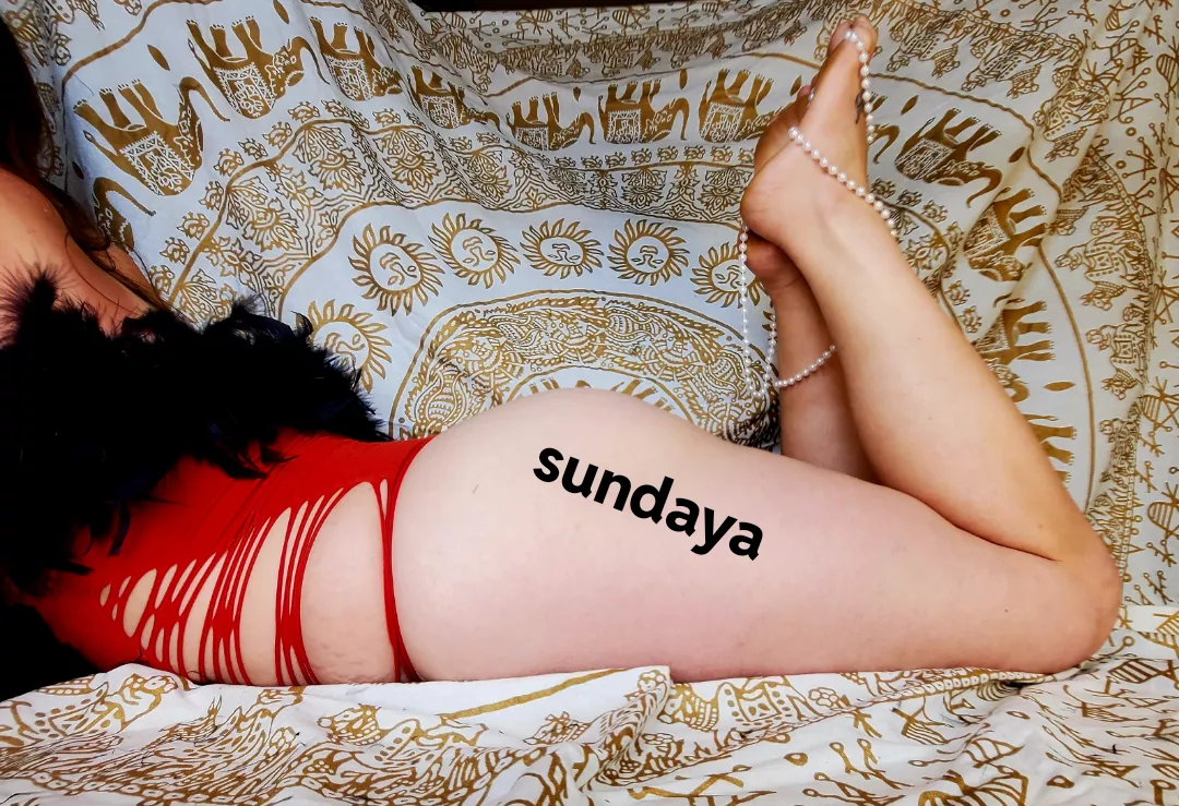 Classy, sexy, & red hot! posted by Sundaya-Rose