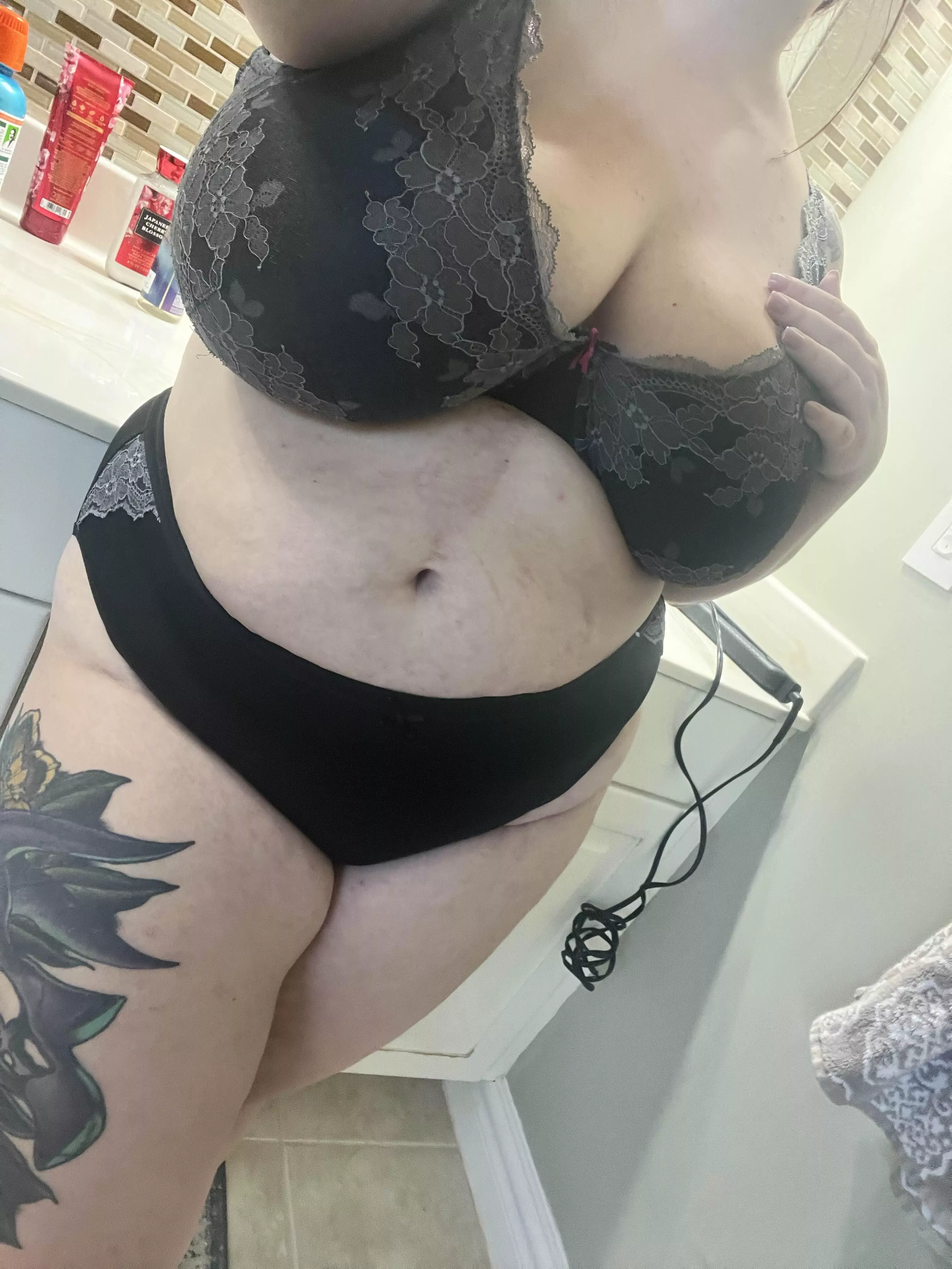 Finish undressing me posted by Ladytrilia