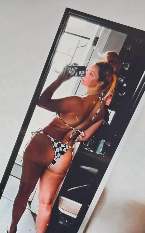 Gigi Dolin by CelebAssMan