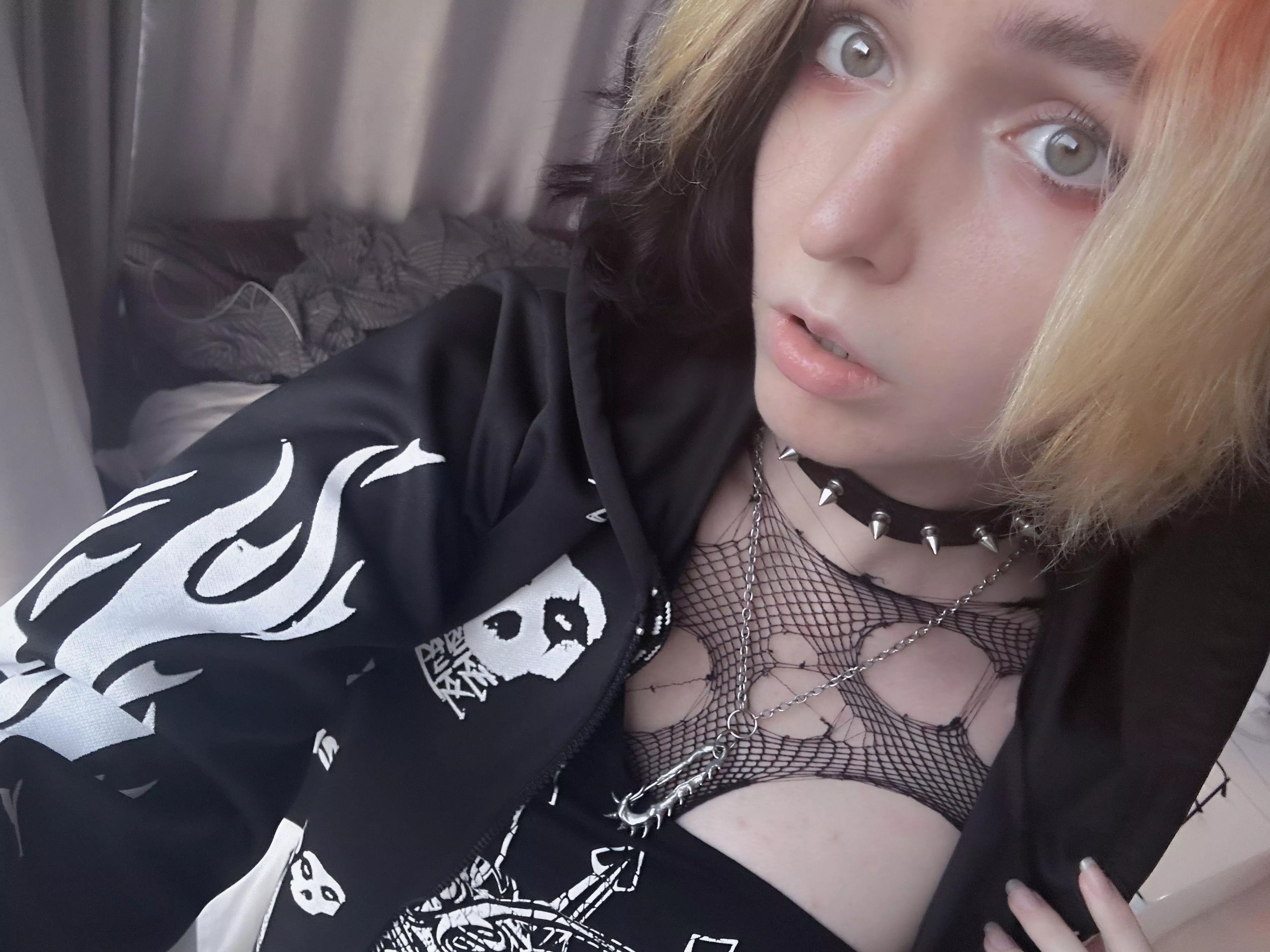 greetings from alt girl posted by MargoKuzina