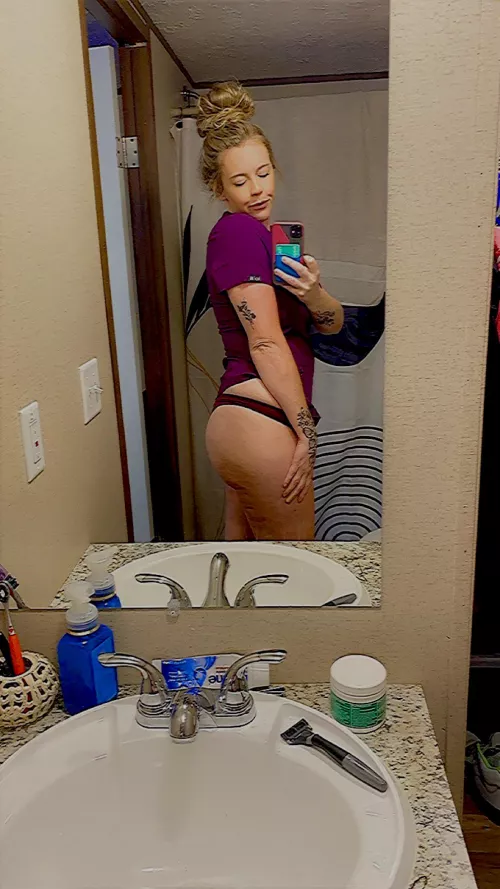 If only pants wasn’t required to go to work… by HashyyyAshyyy4