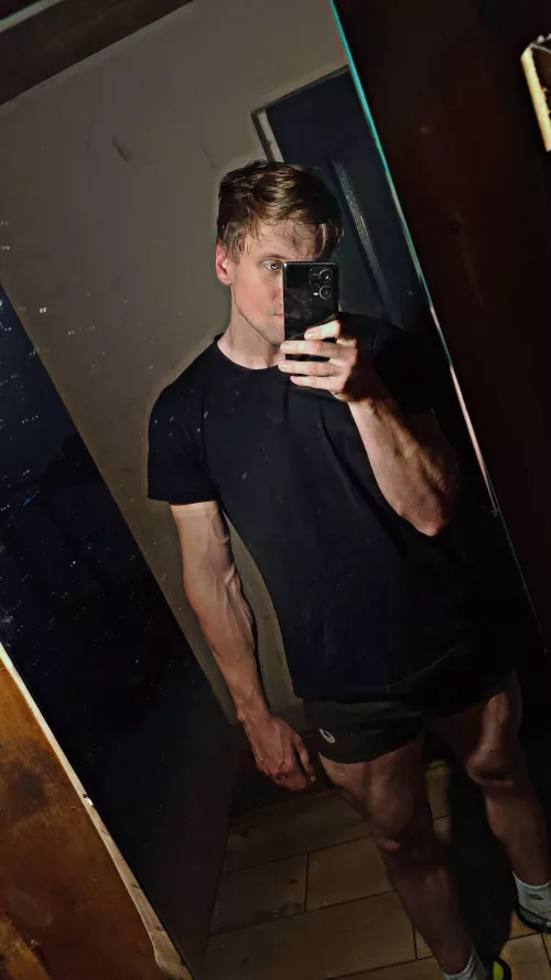 just a 25 yr old lumberjack... by randolv