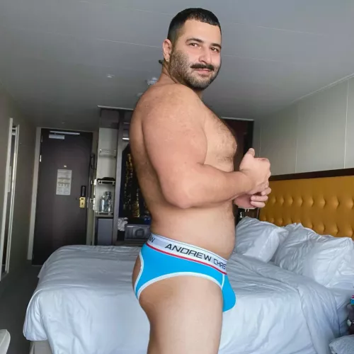 Back it up like a dumper truck. (Also… kinda new here - upvotes and follows appreciated 🥰)  by jamthebigbear