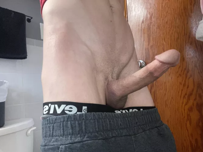 How’s my v line today before the gym? by bwcwhitesword