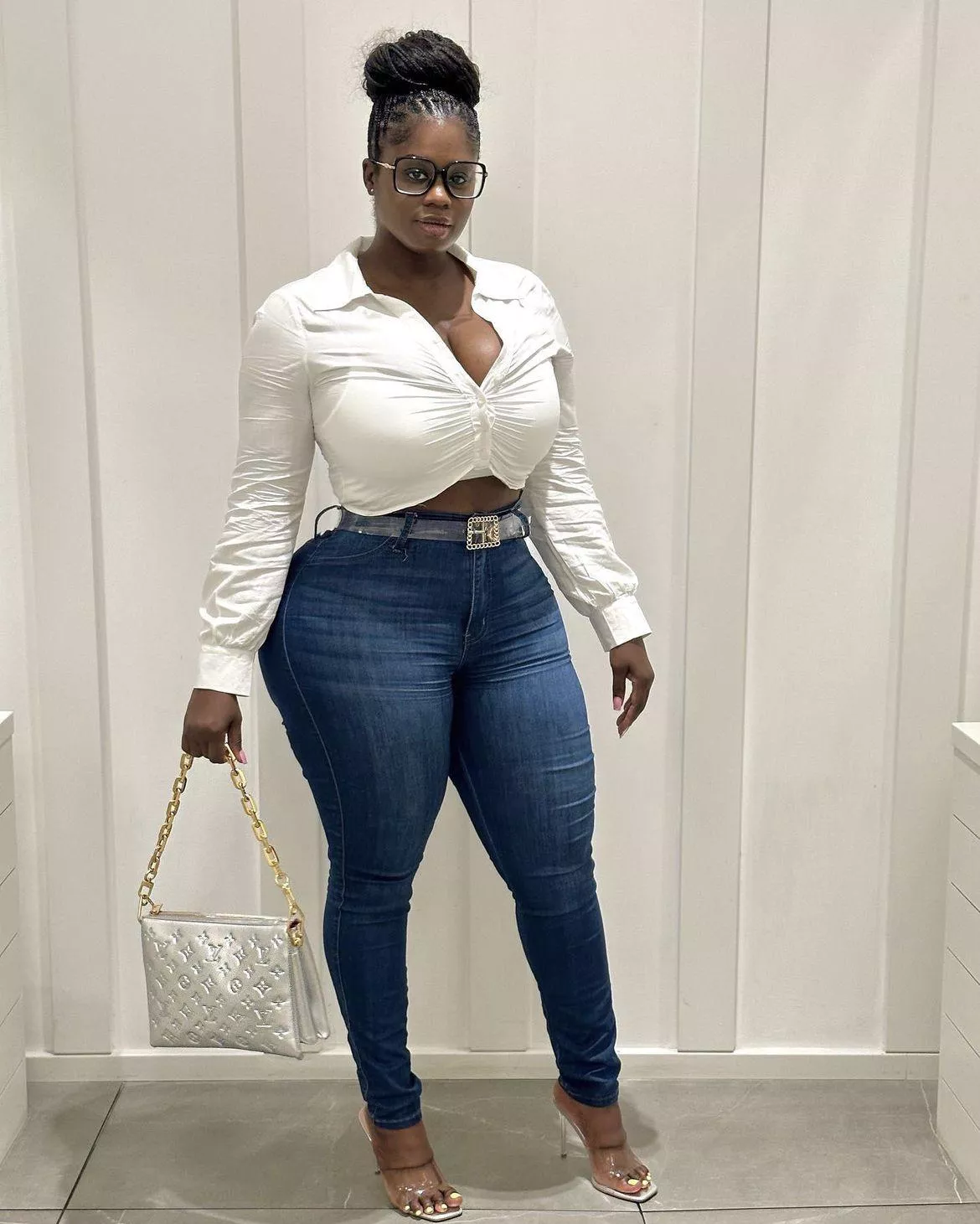 I like my outfit, do you like it? posted by Nubian__goddess_