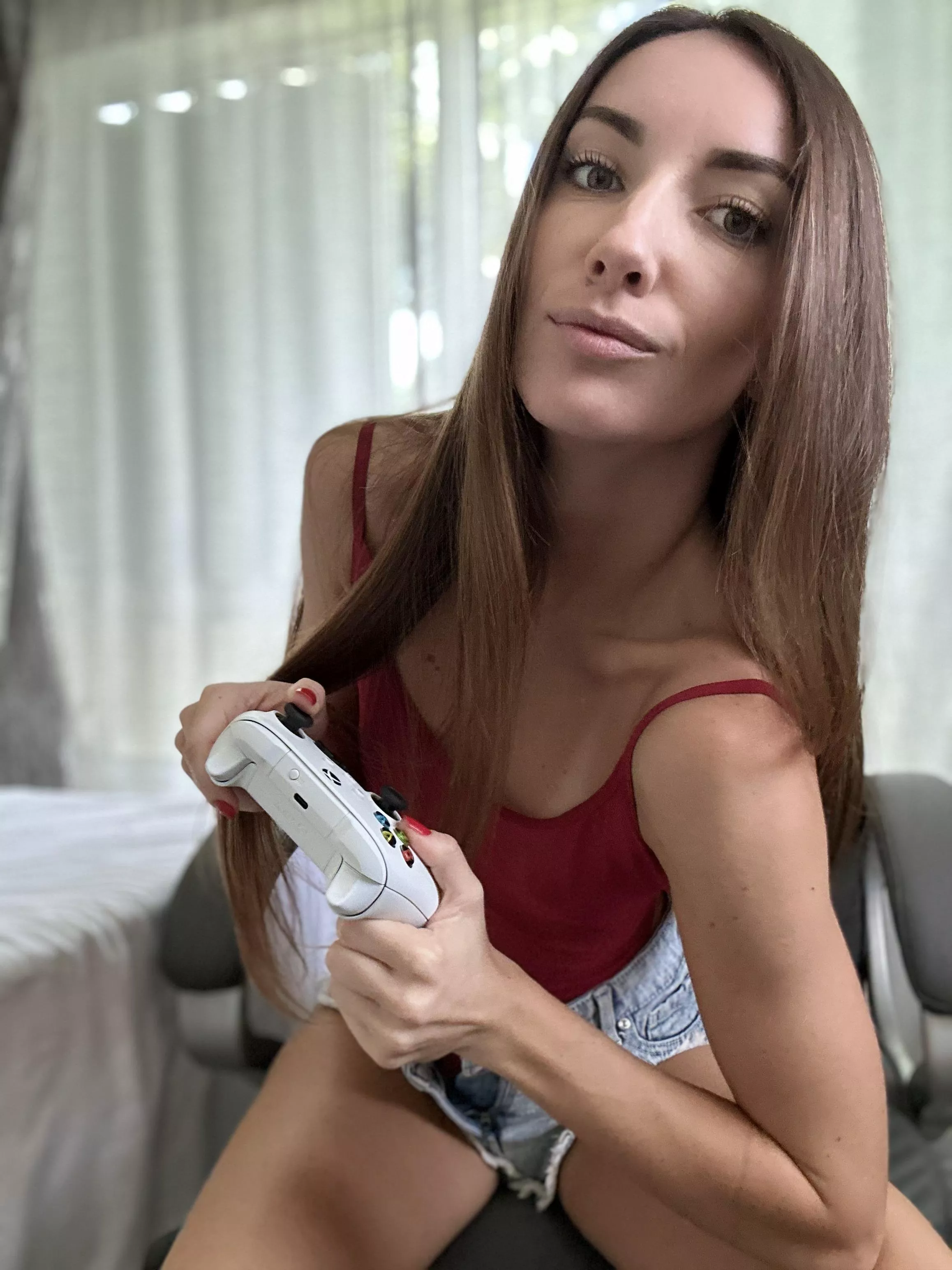 I'm waiting for someone to play stardew valley with me :p posted by MoonDunee