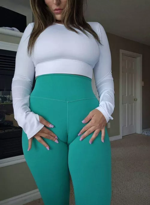 many men want to fuck me when I wear my leggings by LululemonAddict7