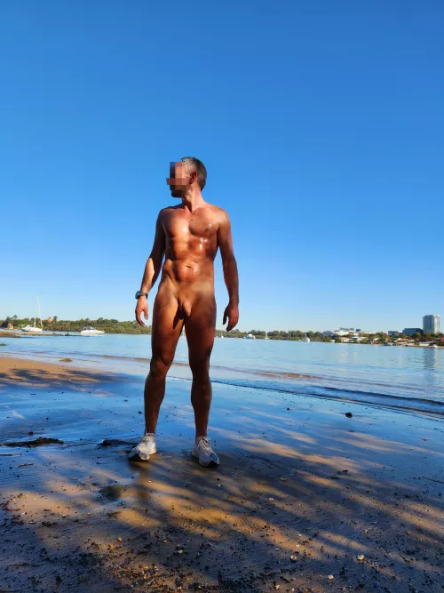 Mid run rest by publicnakedrun