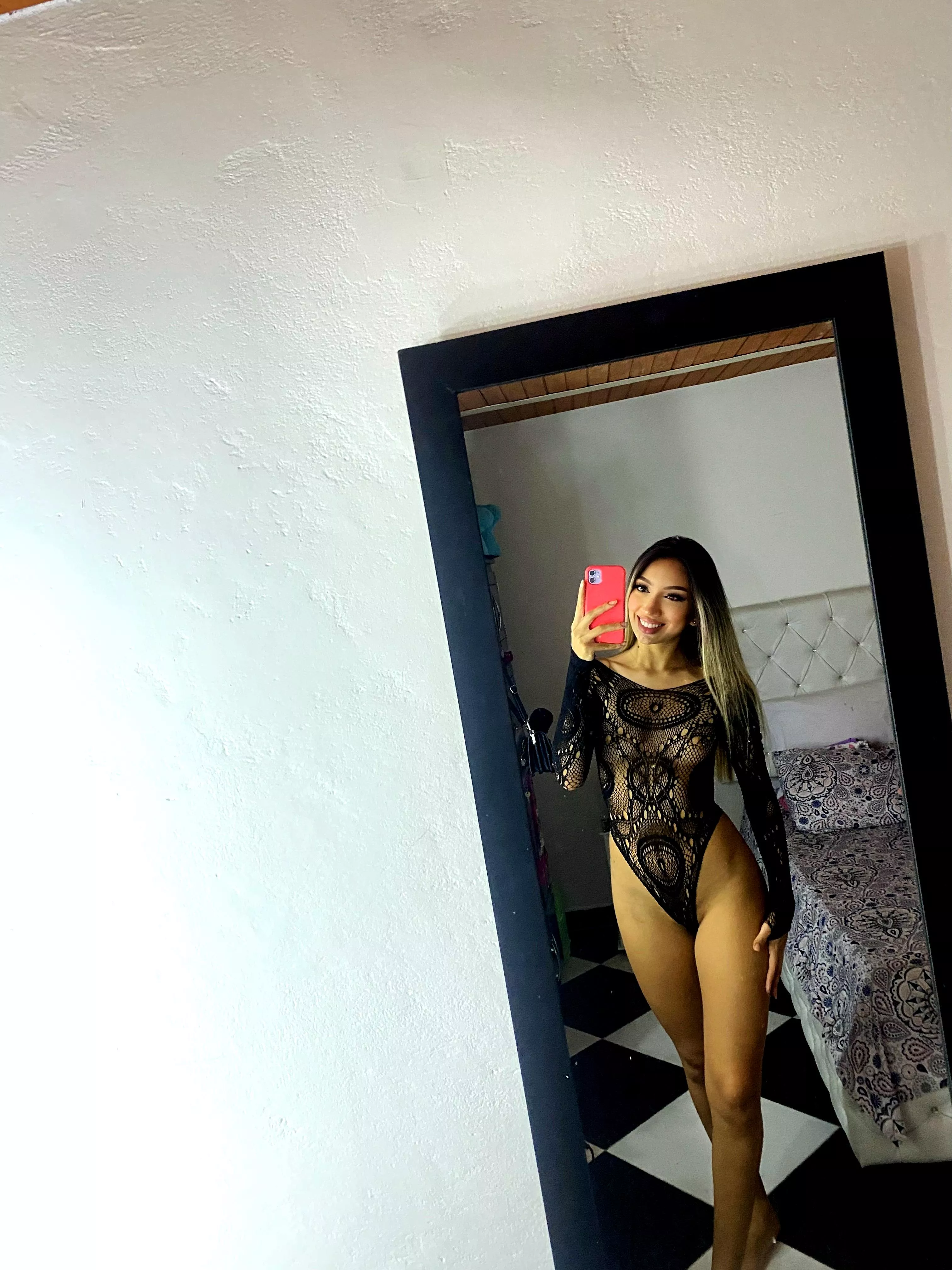 My thighs should be around your head  posted by xoLuciaaxo