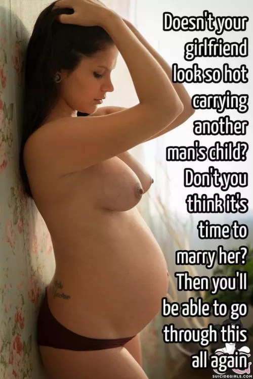 Pregnancy looks good on her  by OtakuTastic