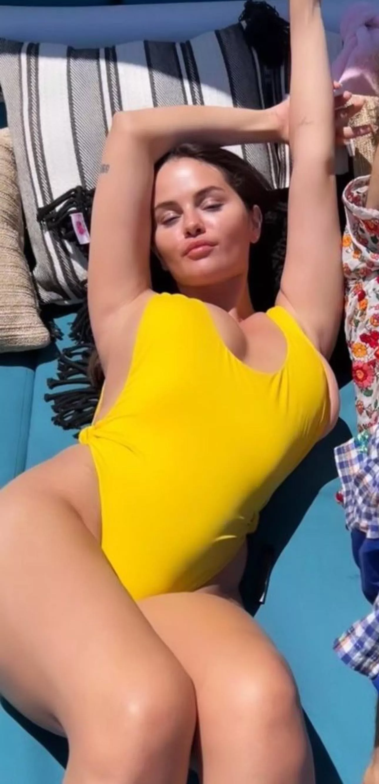 Selena Gomez posted by I_Love_Women_Celebs