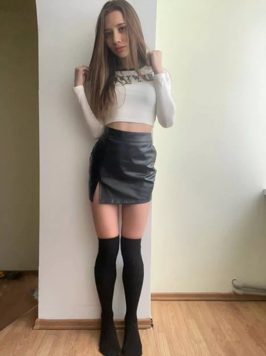 Serving out sultry looks in this leather skirt  posted by Layna_Raindrop