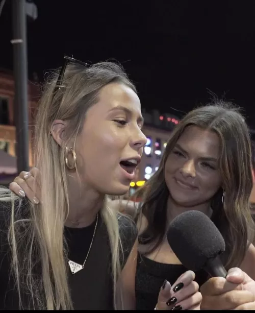 Which one do you want to spit on that thang ? [2] 🤣 by bubbleheadedboobie