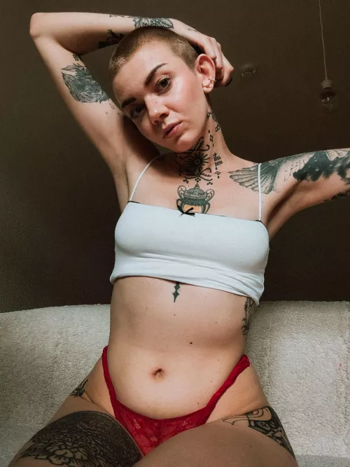 would u worship me?🥹👉🏻👈🏻 by juleamelie99