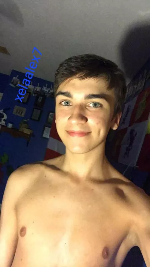 [19] hmu 😊 🤪 by xelaalex7