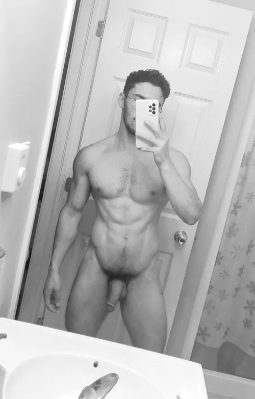 25 creating a gr*up only for really muscled men, add sexyxsexxx and send body pic by Willing-Tonight-3354