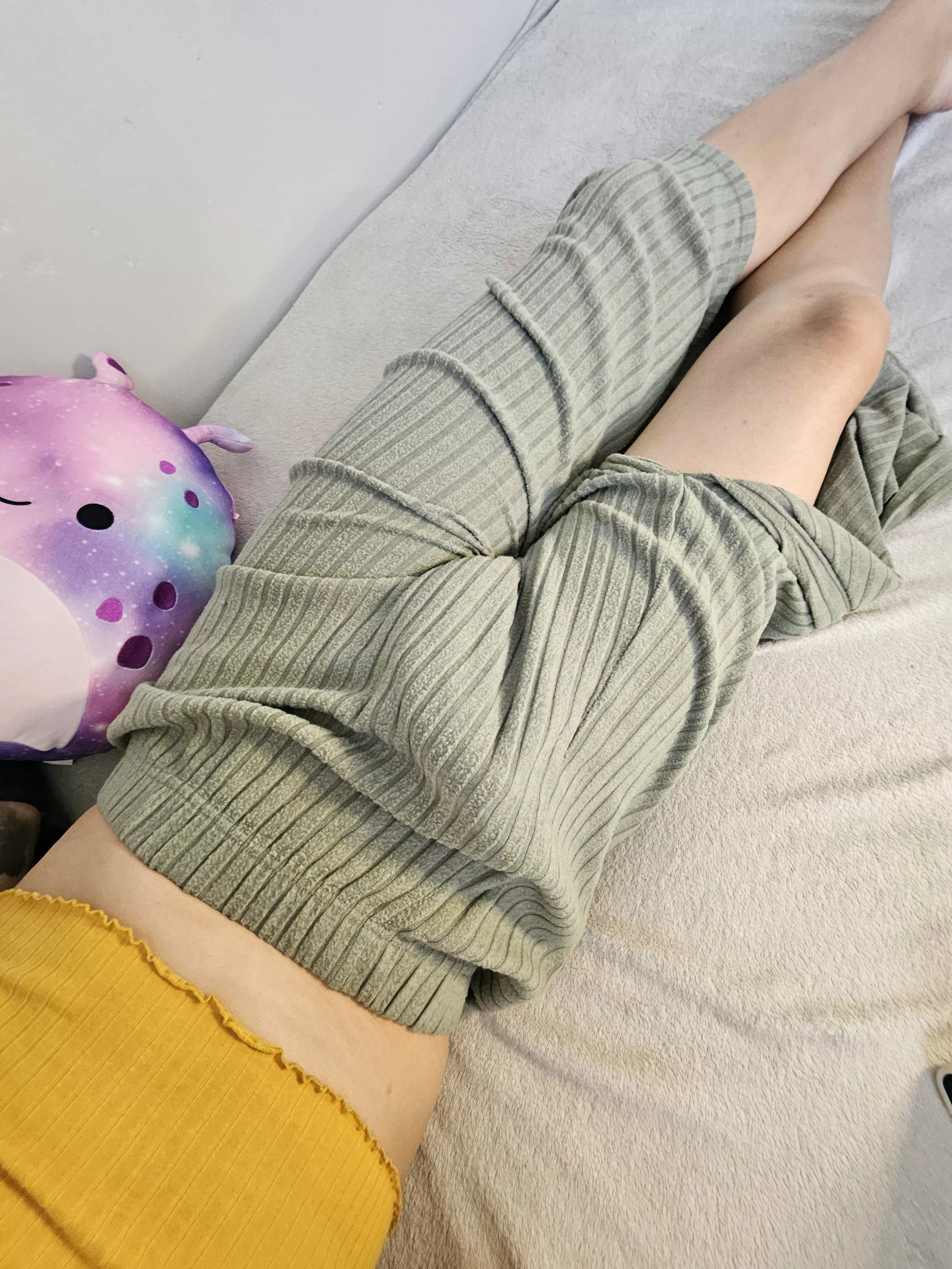 Can you see how big it is by the bulge…👀🍆 posted by Potential-Gold1681