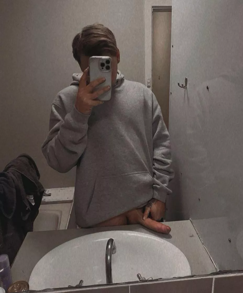 how is your saturday going?😅😏 [M] posted by buirrk