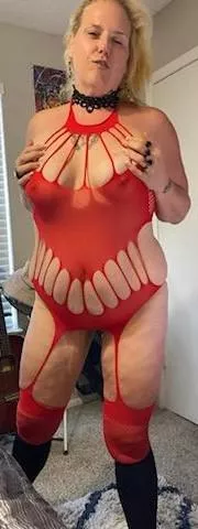 I love wearing red!!  posted by fabulousdragon88