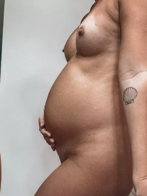 Love my bump!  by southernbrunette26