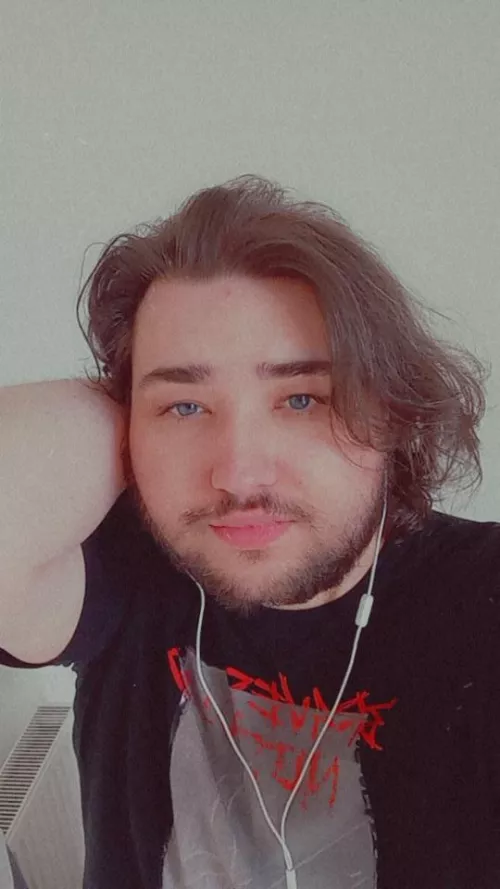 Need a gaymer bf to play pc with 🫢 by koltire