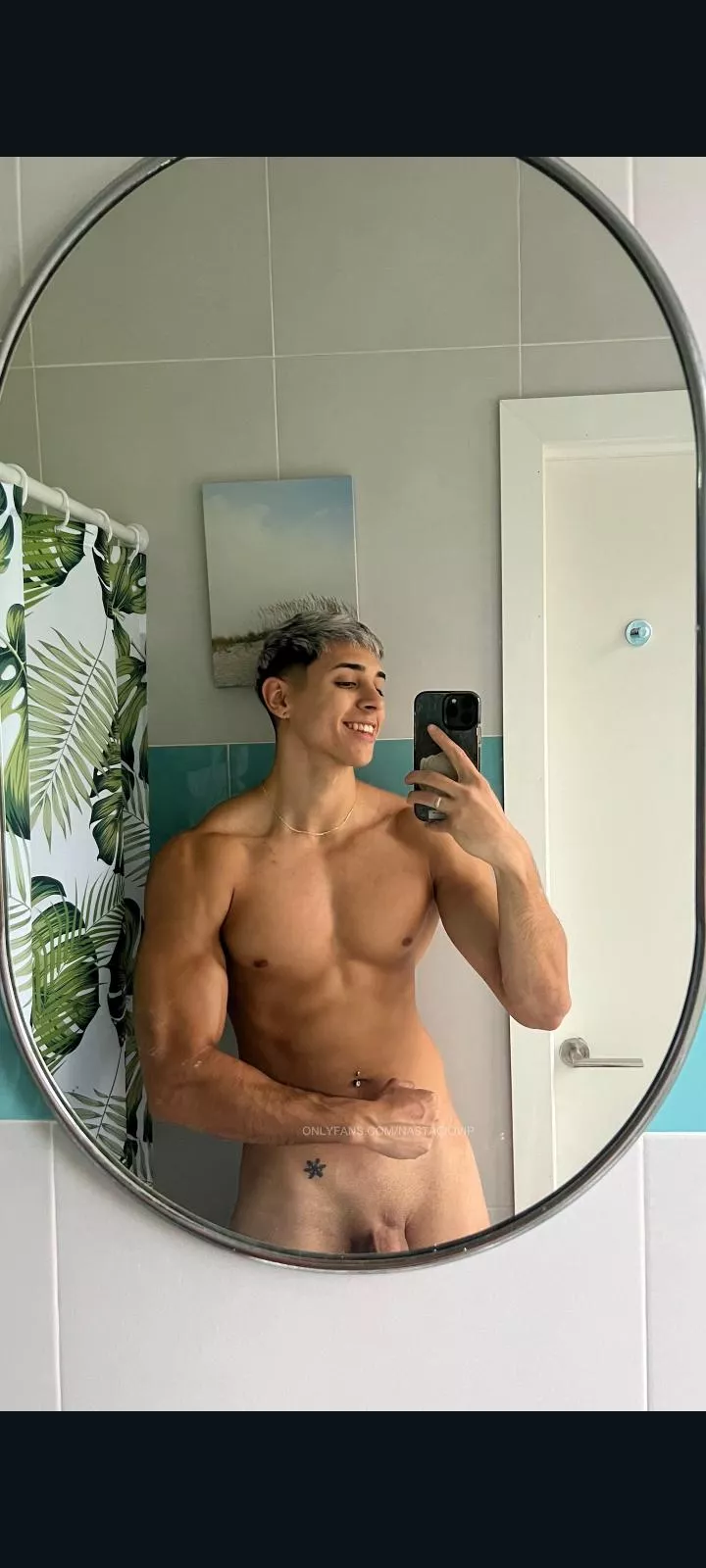 Nos damos una ducha bebe? 😉 posted by leovipmodel