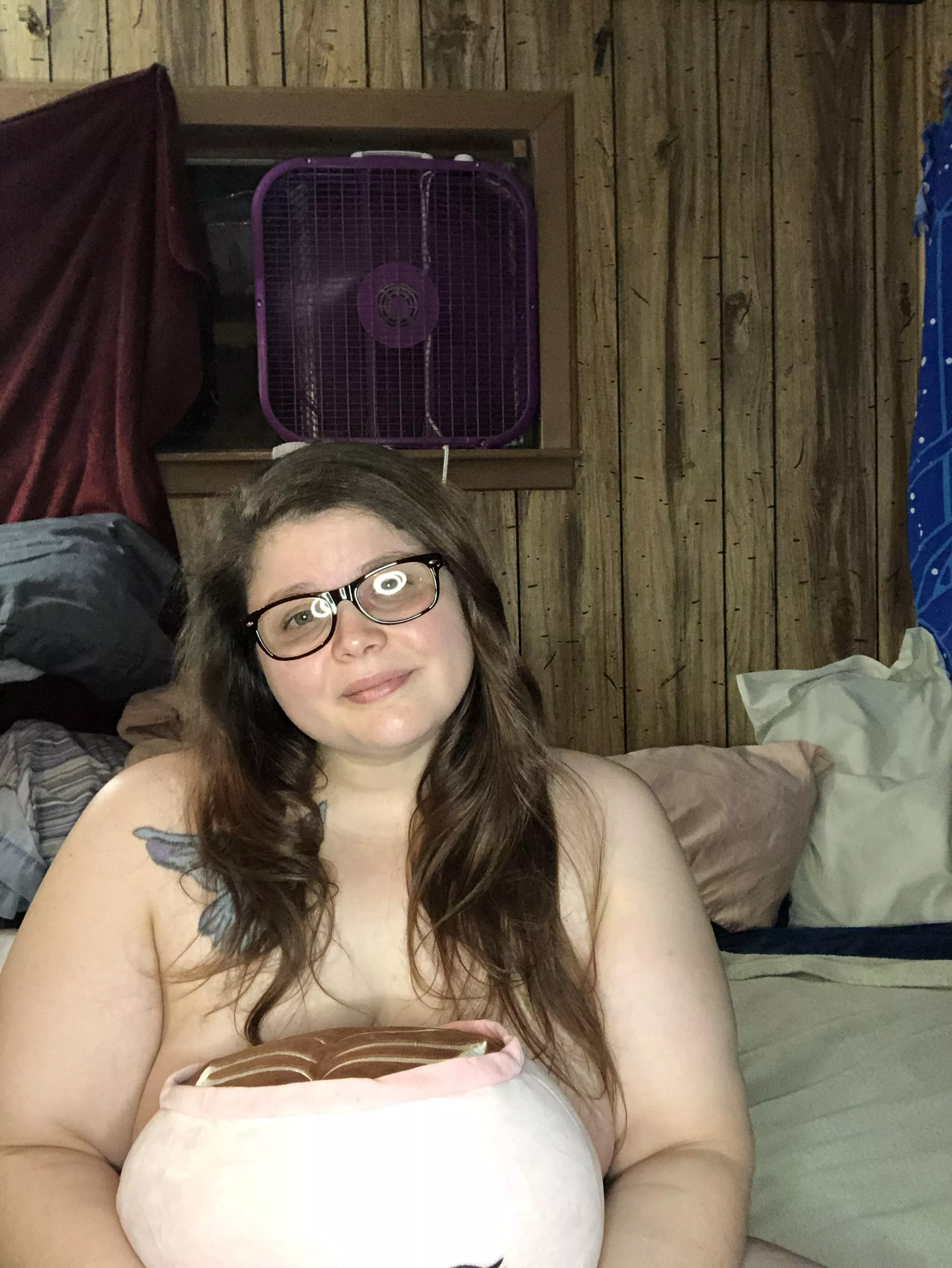 Peek a boo ;p posted by ThiiickPeaches