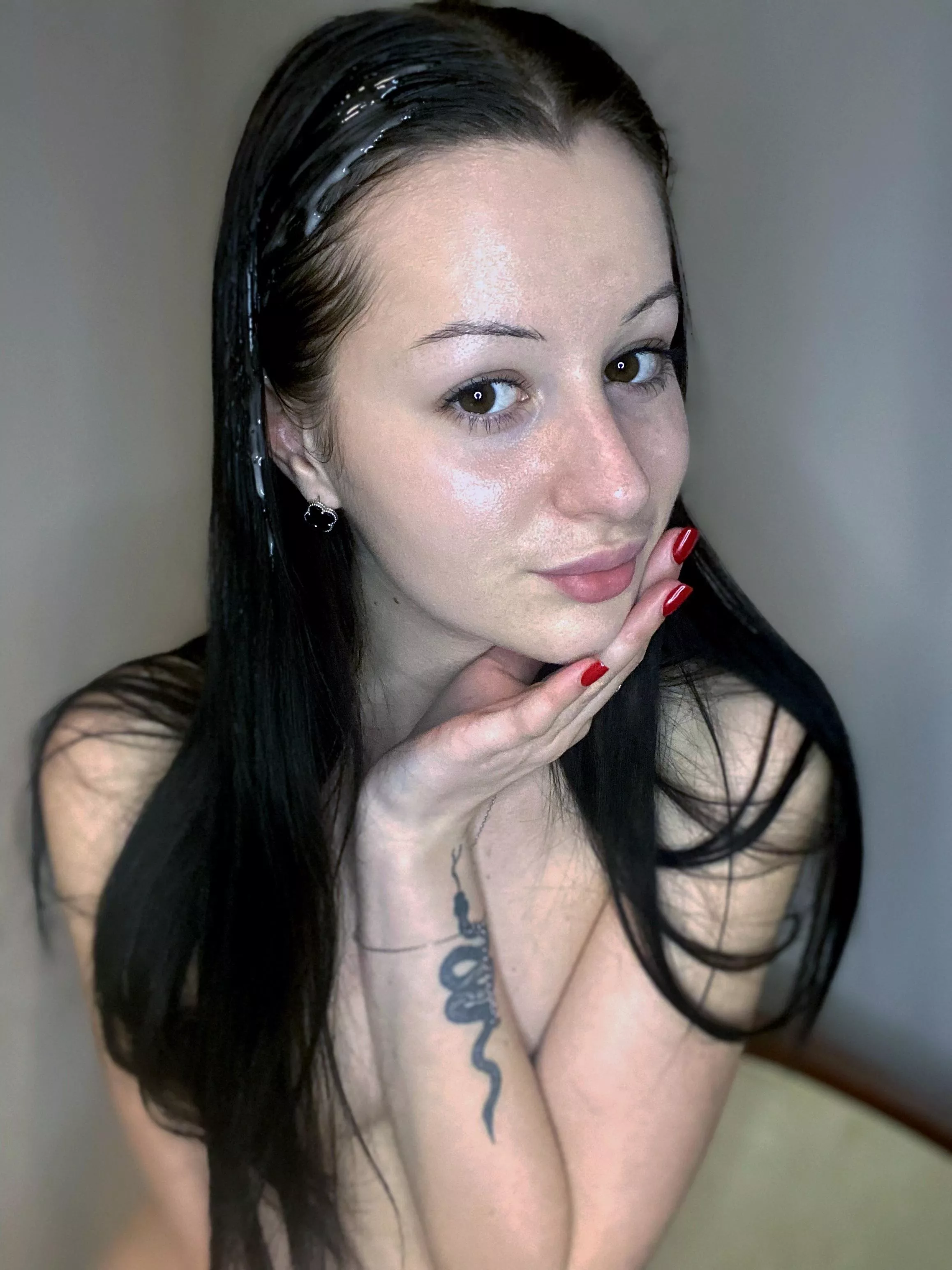 Petite and kinky brunette posted by PuppyyCute