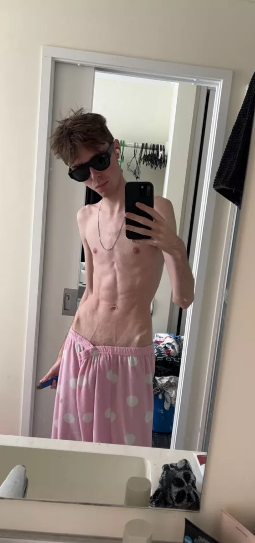 Skinny teen looking for chubby and fat guys - josh_stone2024 by Better_Profession9