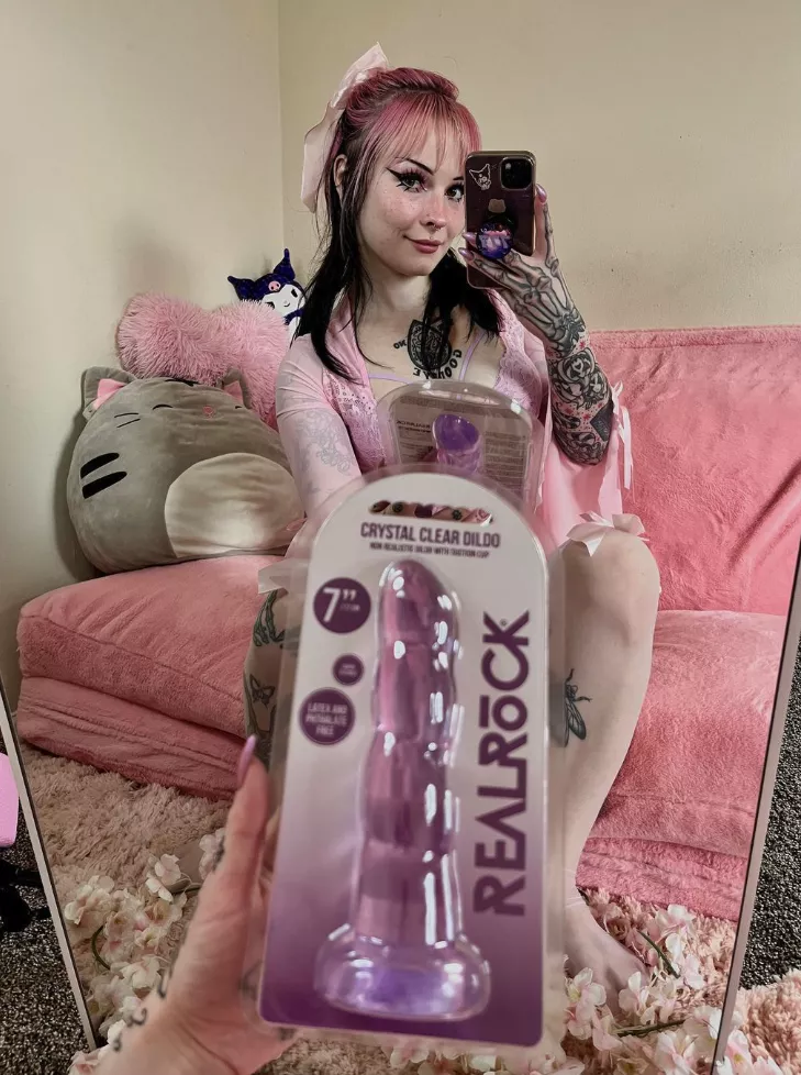 spent all day dreaming about a rough fuck posted by bluddycherryx