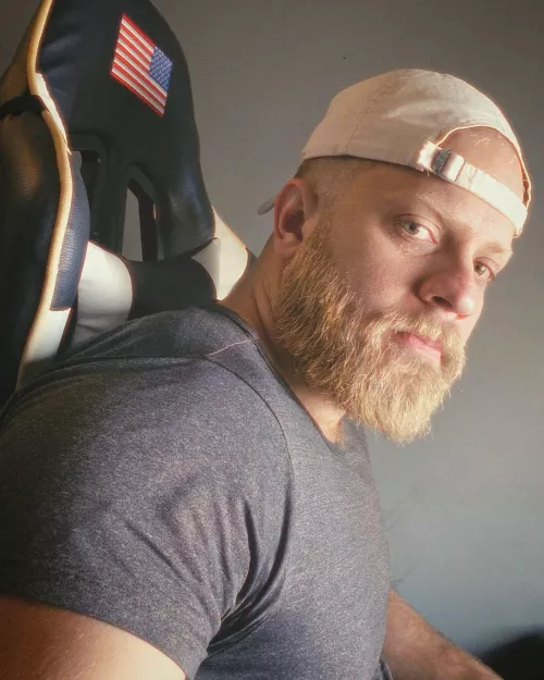 Working from home.  by Reneezavetti1507