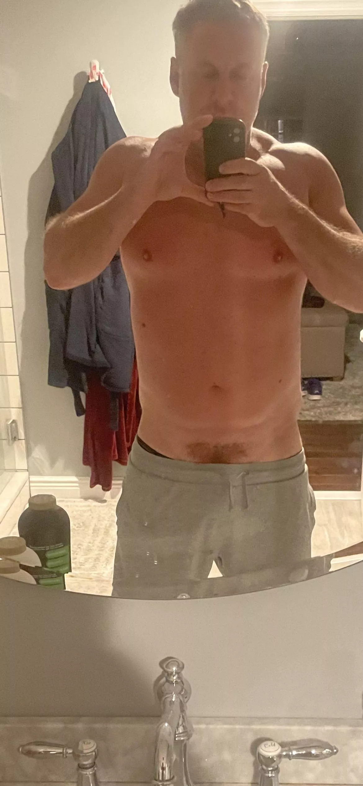 (50) saying hi posted by sirwiillyt