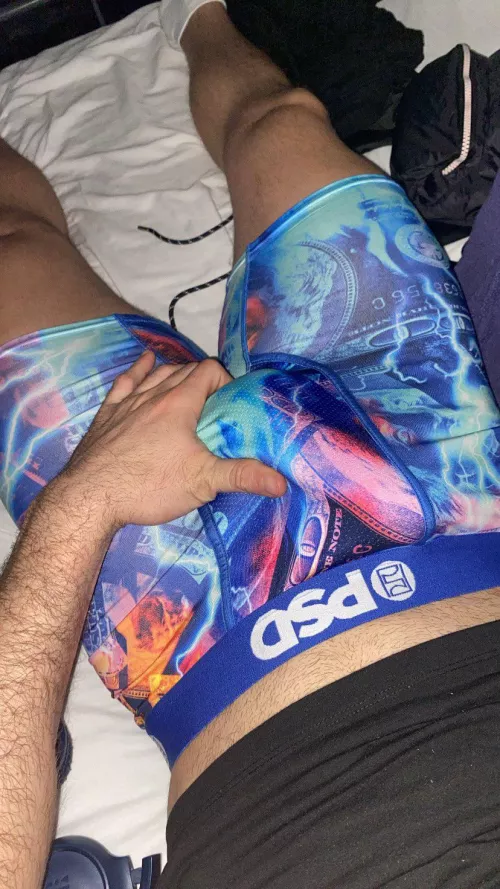 Anyone with bulge underwear kink ? by Sagging91