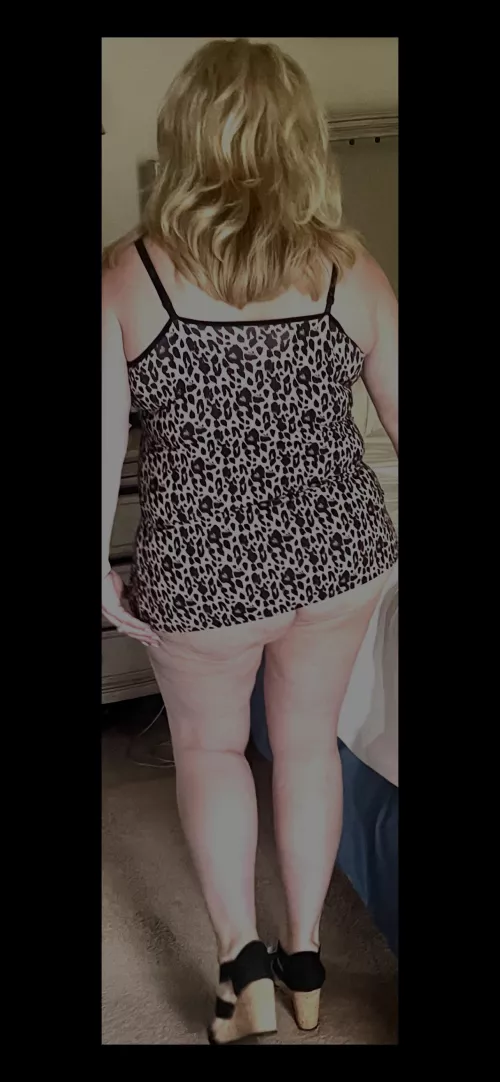 GILF Wife Butt by SexyMatureBlonde