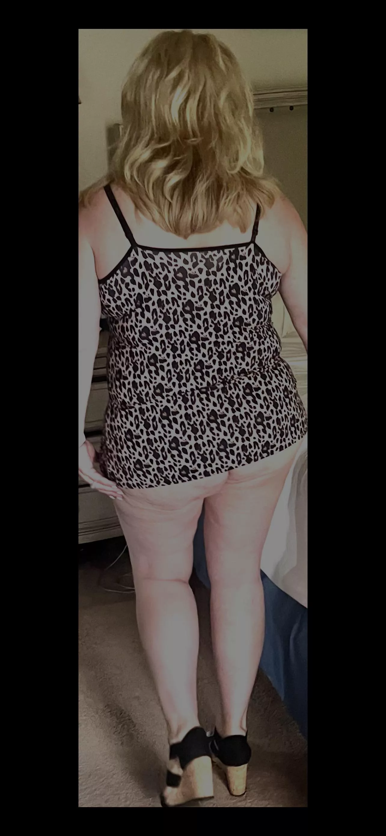 GILF Wife Butt posted by SexyMatureBlonde
