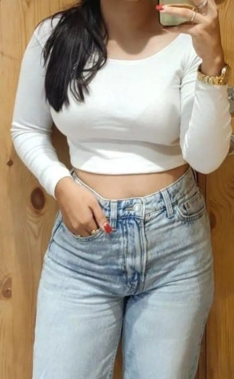 Light bra line but nice body!  posted by DesiVirgin