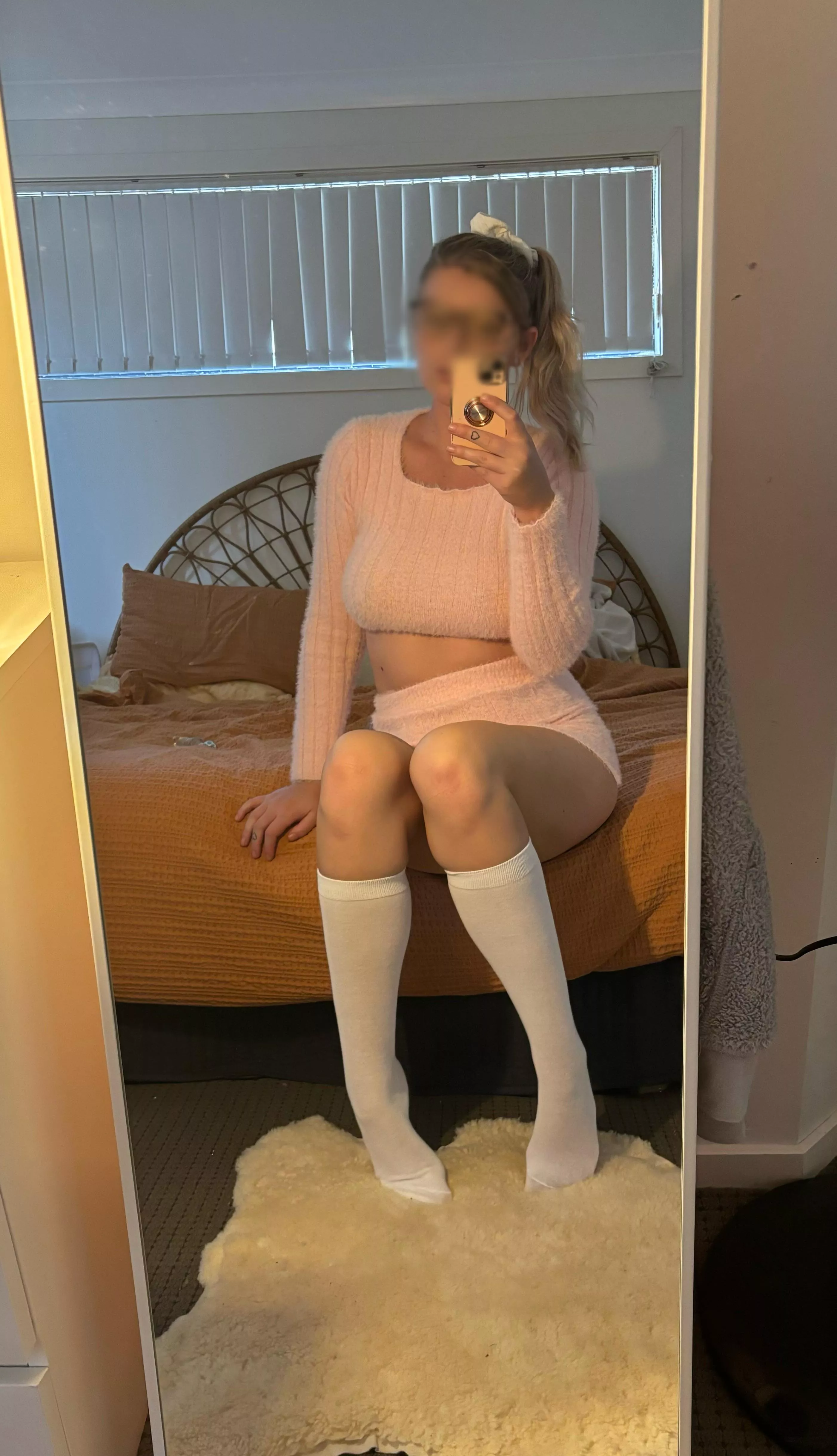 Take a tall girl out to lunch.. posted by FeelingAsk3487