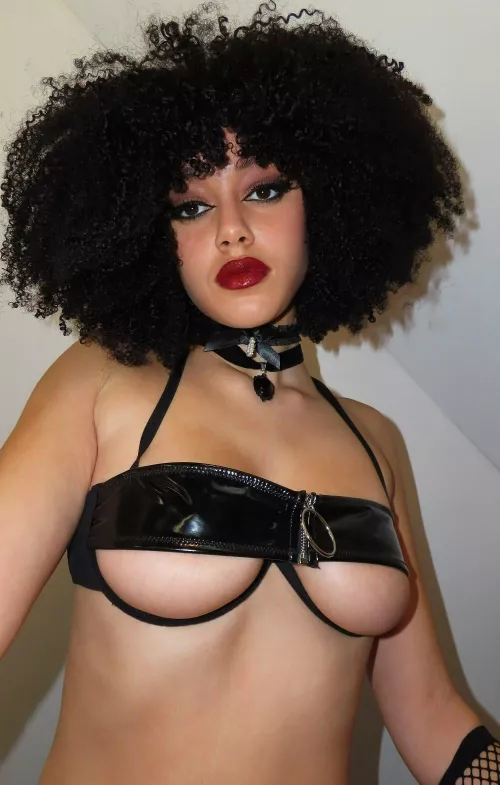 20 minutes alone with me, you can bring one thing what is it? by Samiraxoxodarky