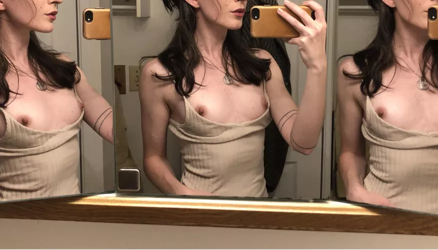 Big hands make me feel even smaller by Omphidian