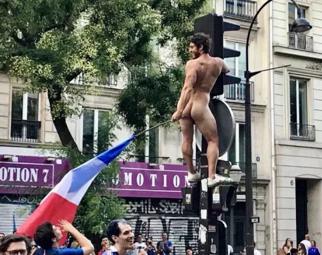 Bringing a little levity to the garbage fire of the french election by AstronautIcy4960