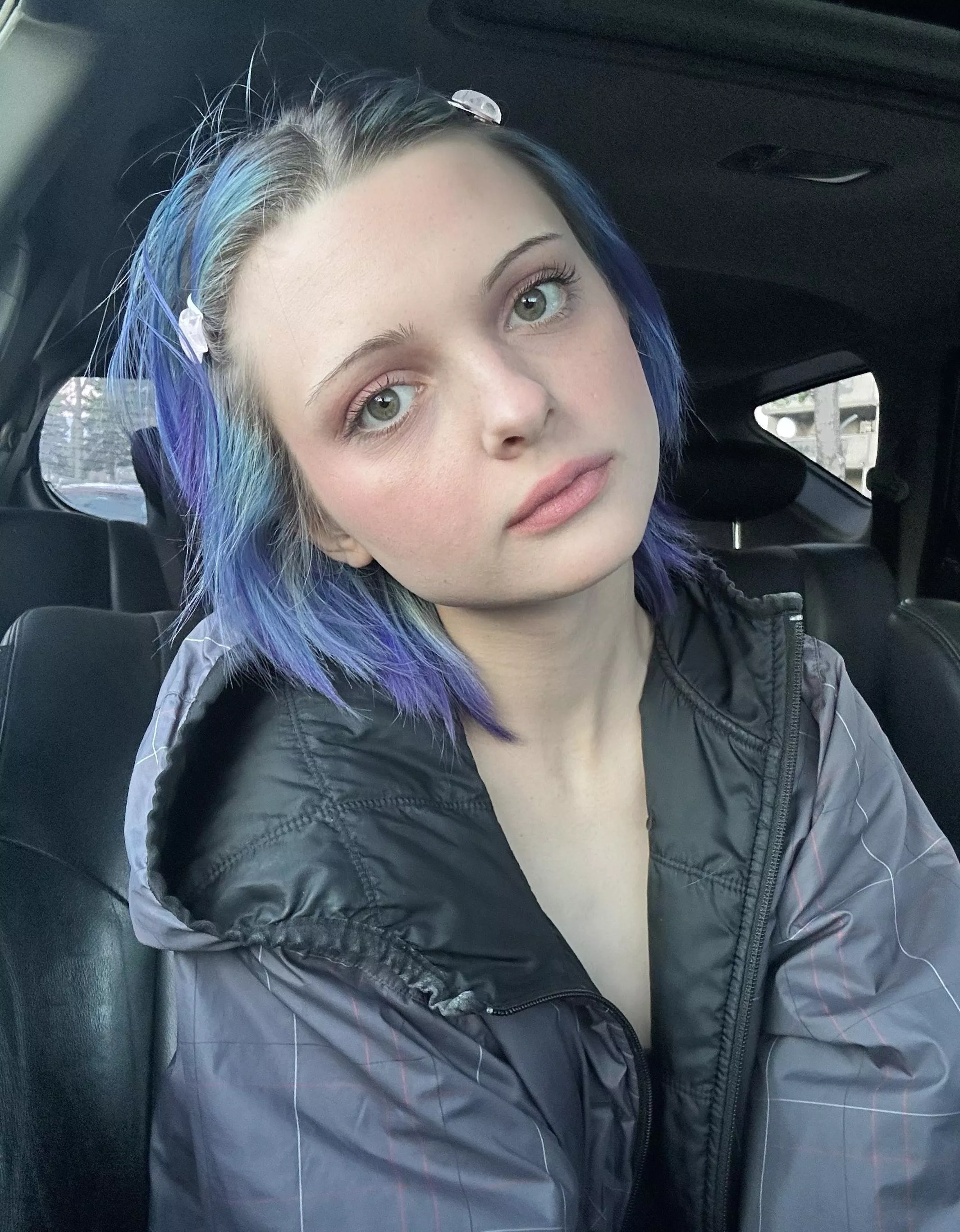 Car selfies and passenger princess posted by _Sonichka