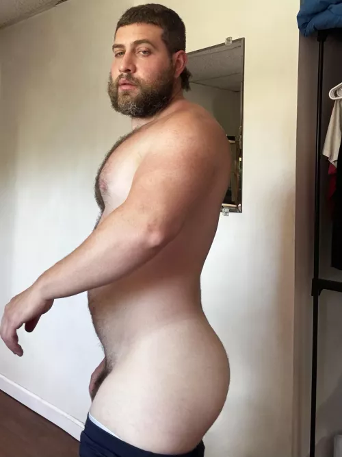 Did a personal record on the V squat today. Very excited by hulkthefrog