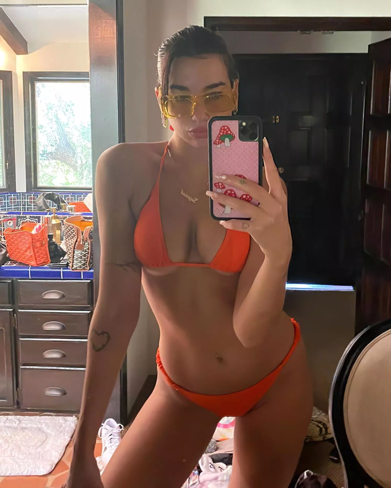 Dua Lipa [IRTR] posted by FriendlyNeighbor2424