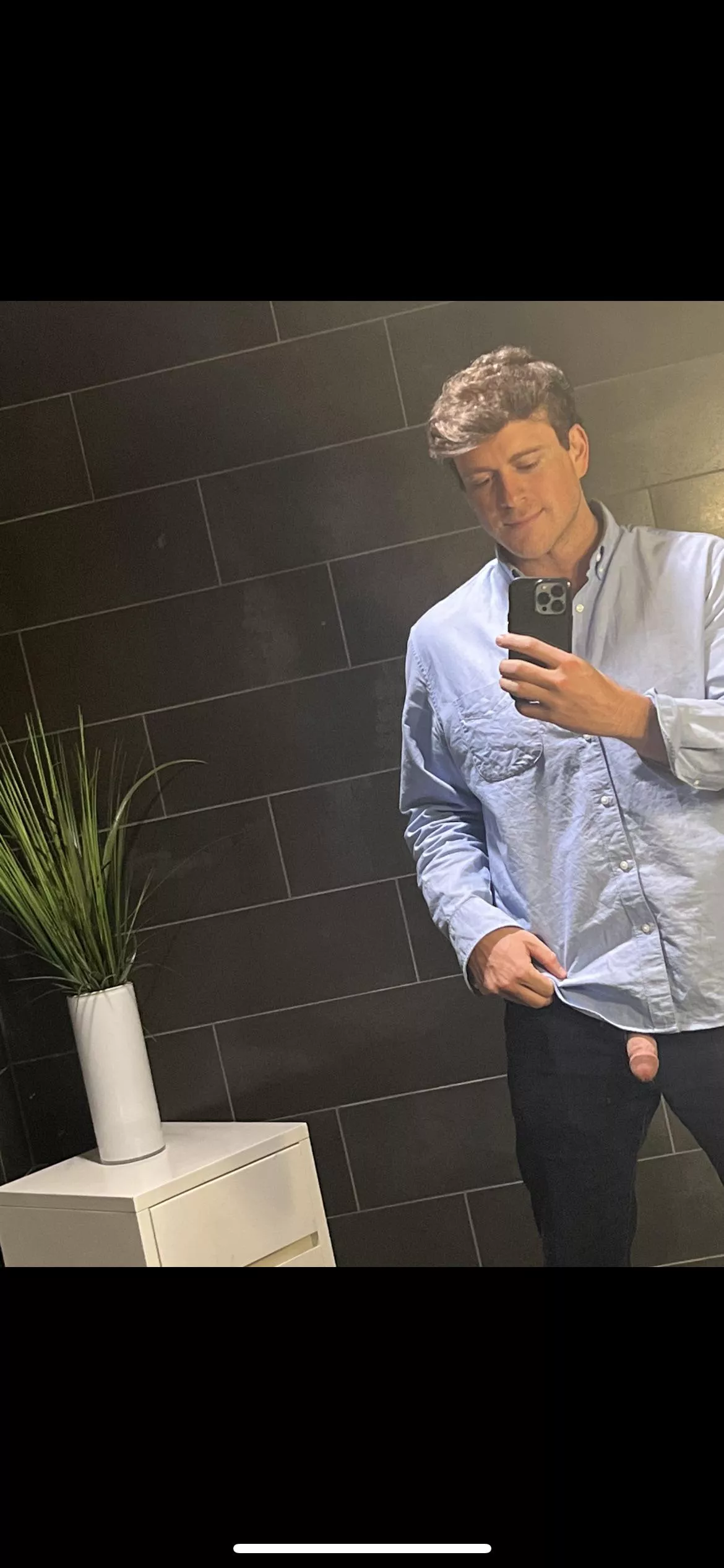 If you know me, tell me my name. Everyone say hi posted by hunginMiami