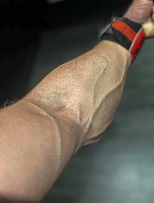 Lookings for free, touchings gonna cost you 😏 by Alrae7