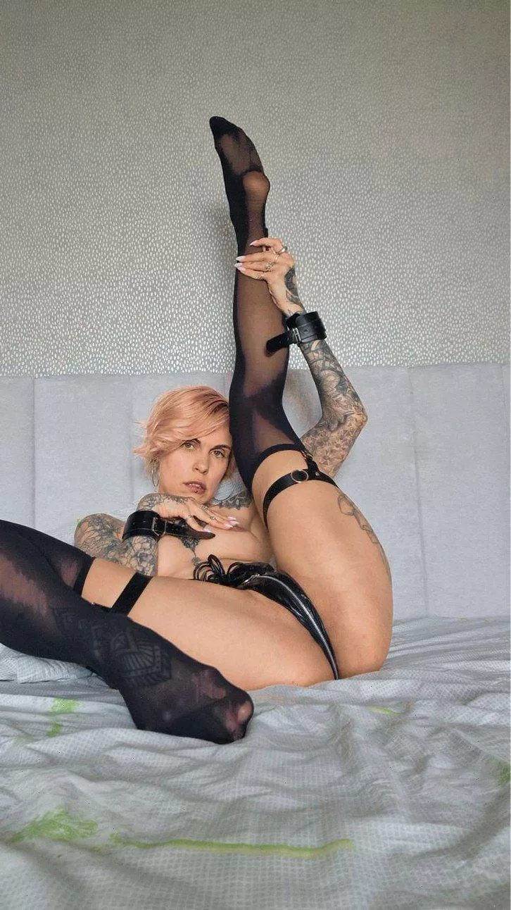 Mommy's got a secret... and it involves a lot of cum. posted by YourQueen4