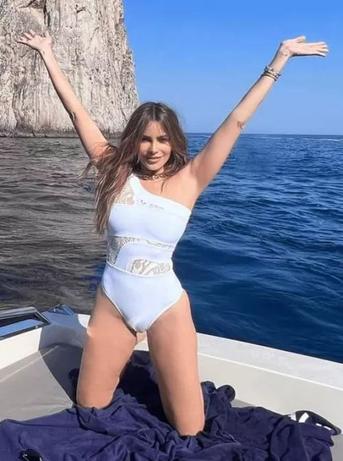 Sogia Vergara  by Dangerous_File9372