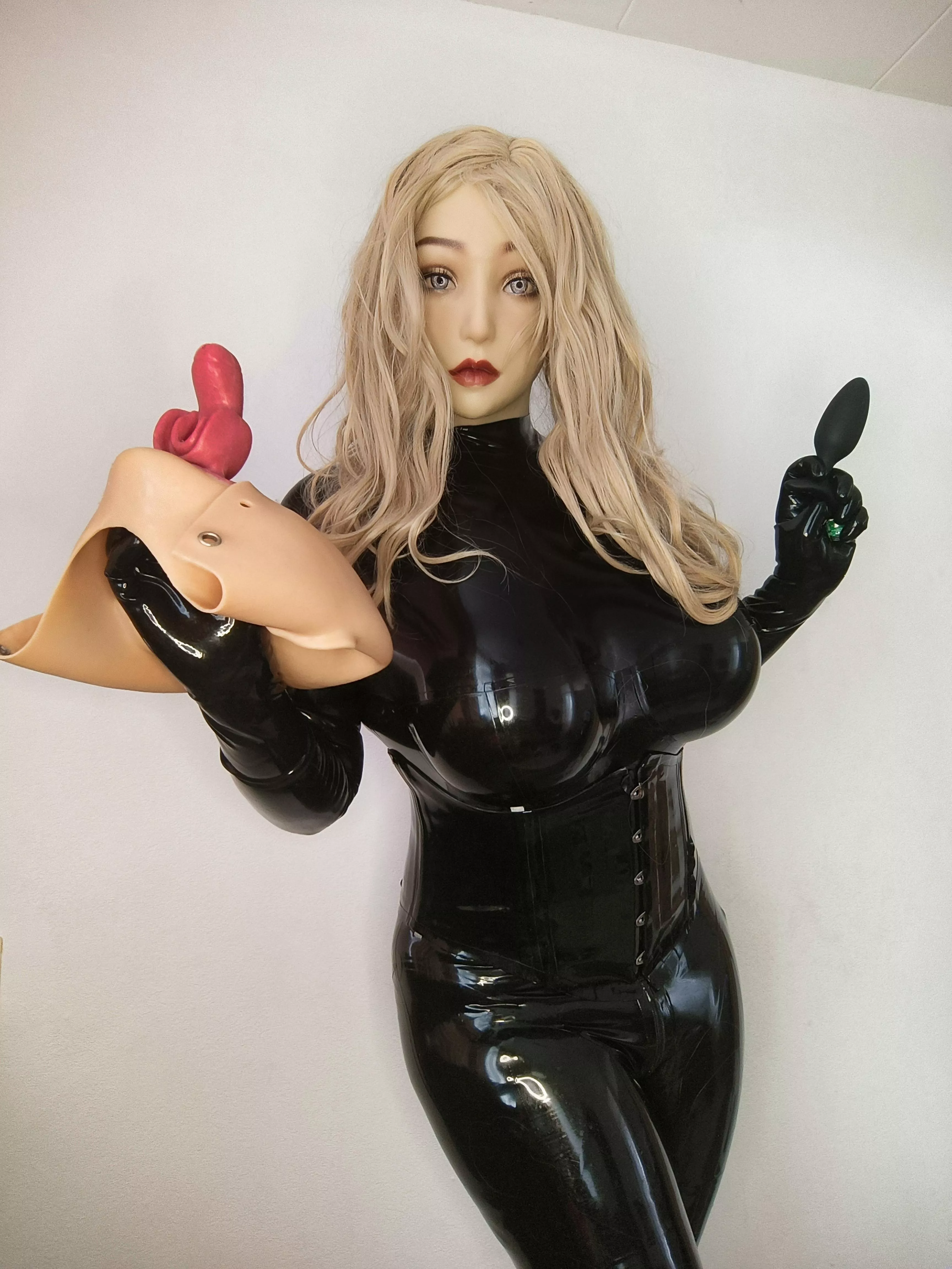 The perfect things to turn you into a dolly! posted by DavinaDarkness