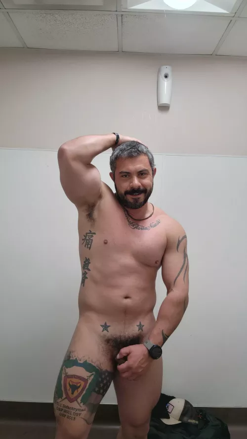 [36] What do you say to giving your friend's dad a massage after his workout? by FriasM