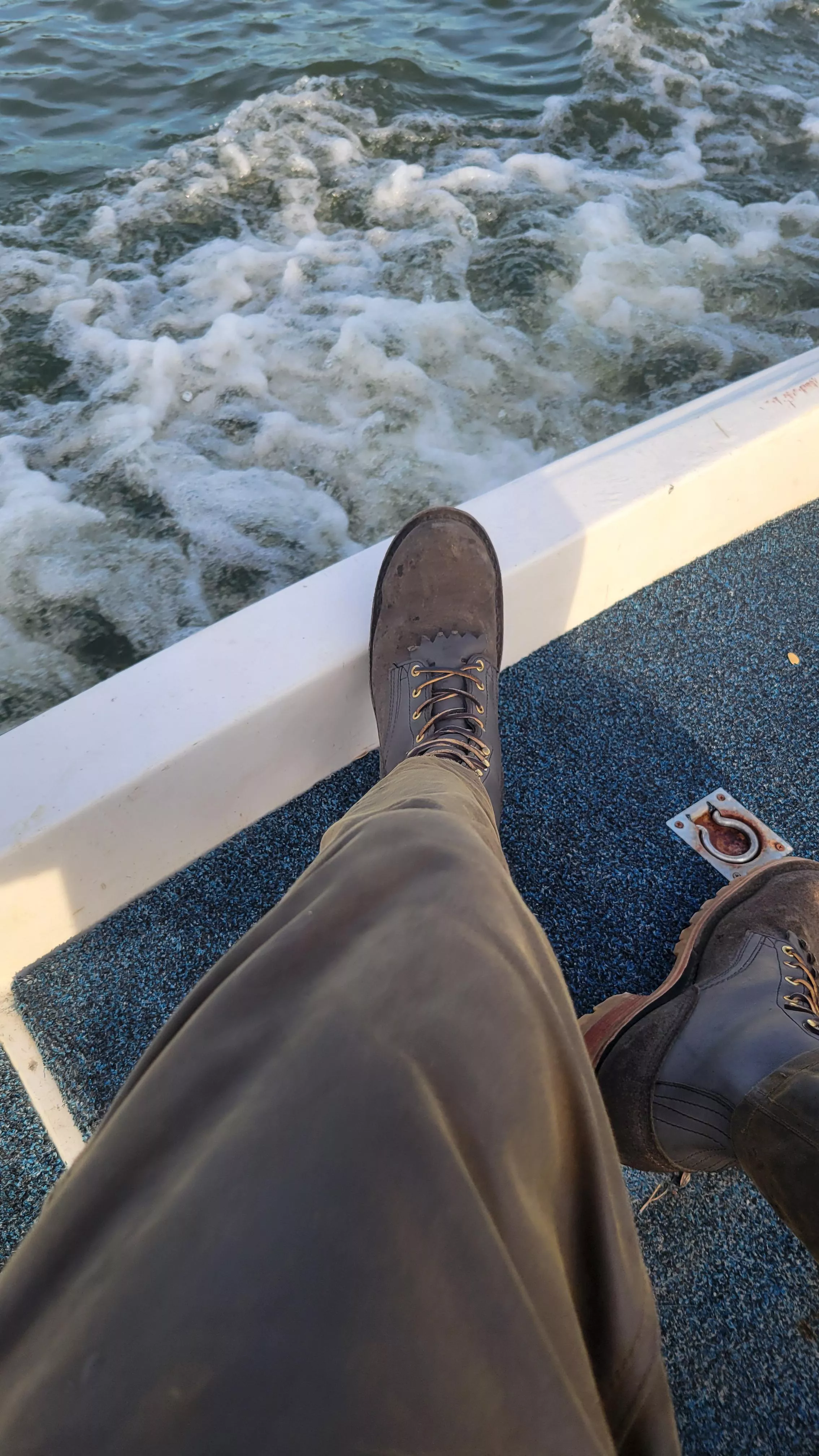 Ash grey builder pros on the water posted by pirivalfang